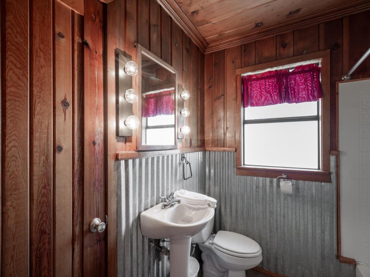 Alpine Cabin, 3 Bedrooms, Deck, Sleeps 8 Ruidoso Eksteriør bilde