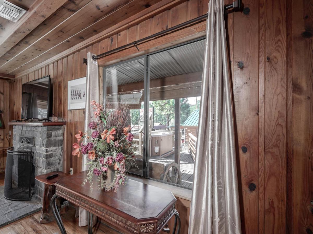 Alpine Cabin, 3 Bedrooms, Deck, Sleeps 8 Ruidoso Eksteriør bilde